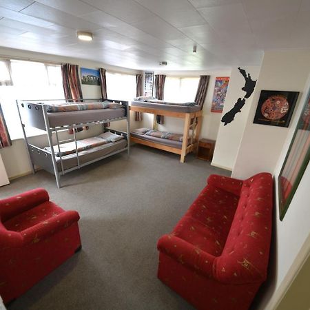 Funky Green Voyager Backpackers Hostel Роторуа Екстериор снимка