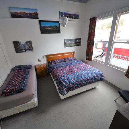 Funky Green Voyager Backpackers Hostel Роторуа Екстериор снимка