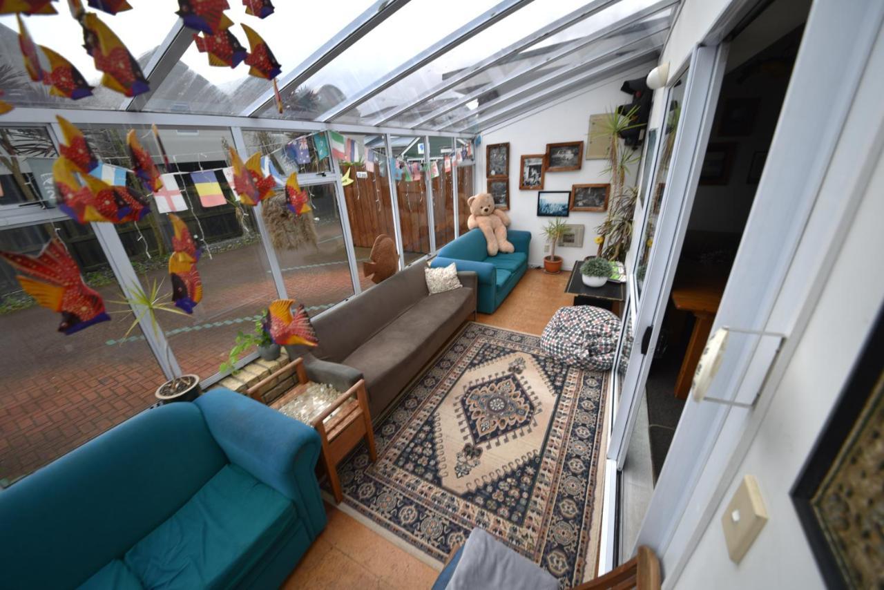 Funky Green Voyager Backpackers Hostel Роторуа Екстериор снимка