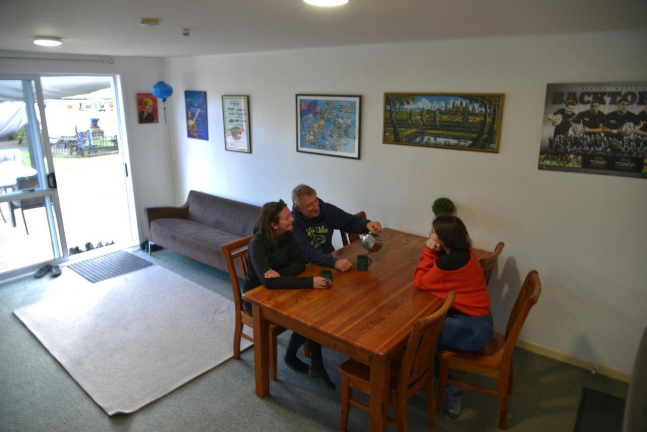Funky Green Voyager Backpackers Hostel Роторуа Екстериор снимка